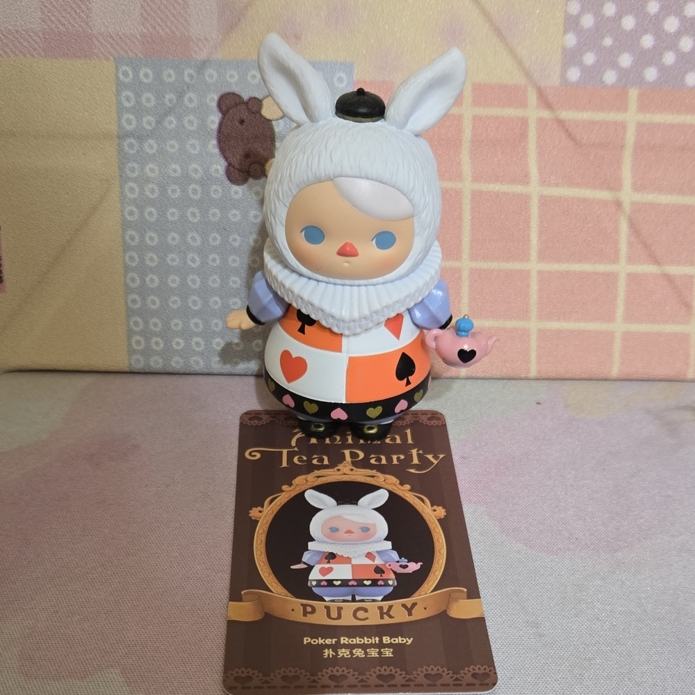 Pucky Animal Tea Party  Poker Rabbit Baby Popmart